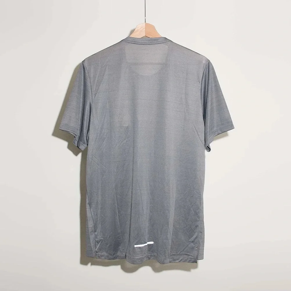 Nike Men’s Dri-Fit Miler Men’s Short-sleeve Running Top T-Shirt AJ7565 Grey